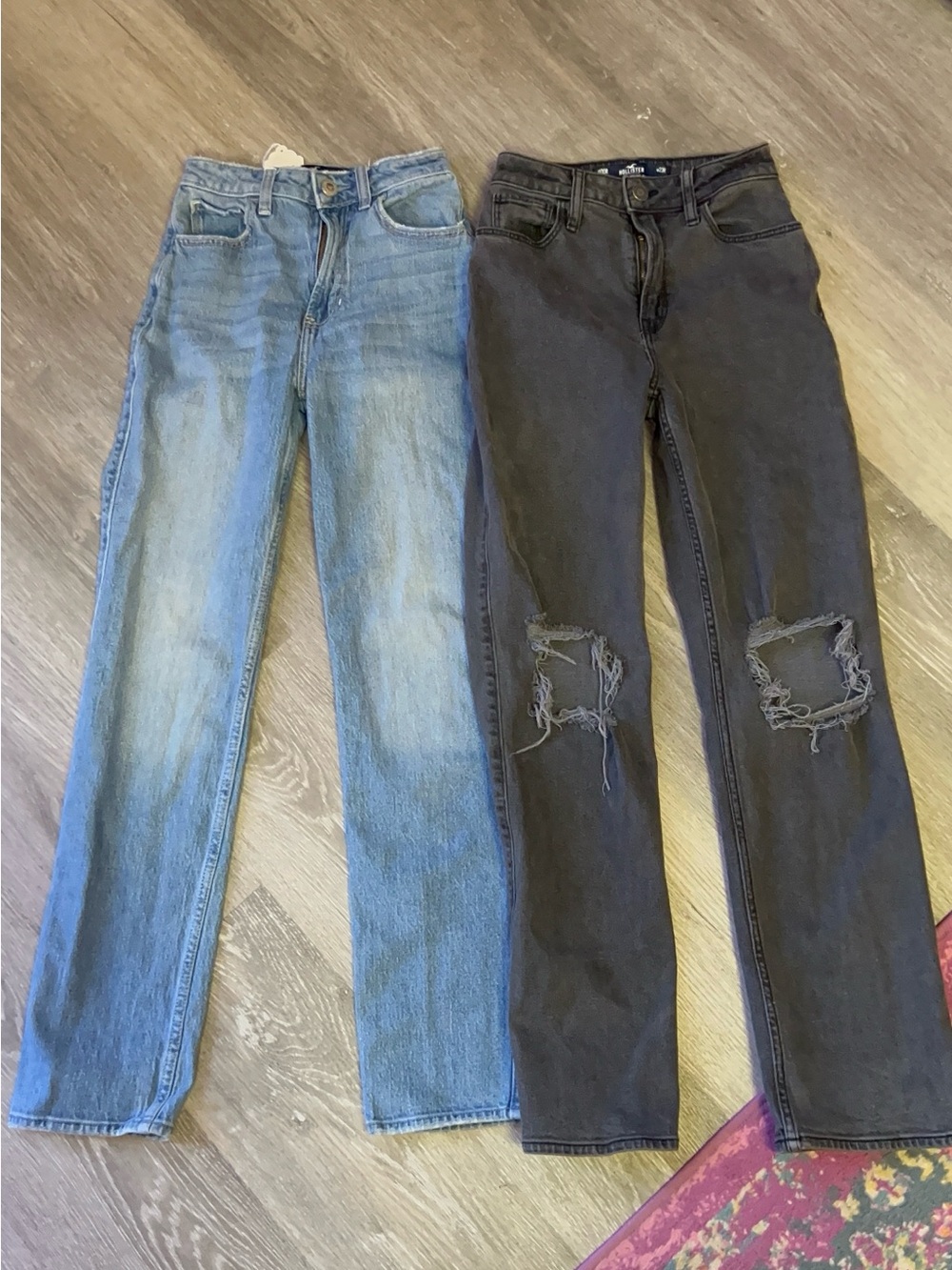 Hollister Distressed High-Rise Women’s Jeans 000R